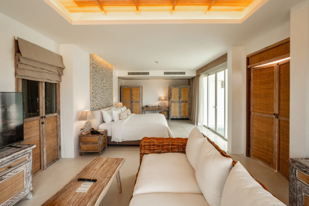 Bright and practical guestrooms