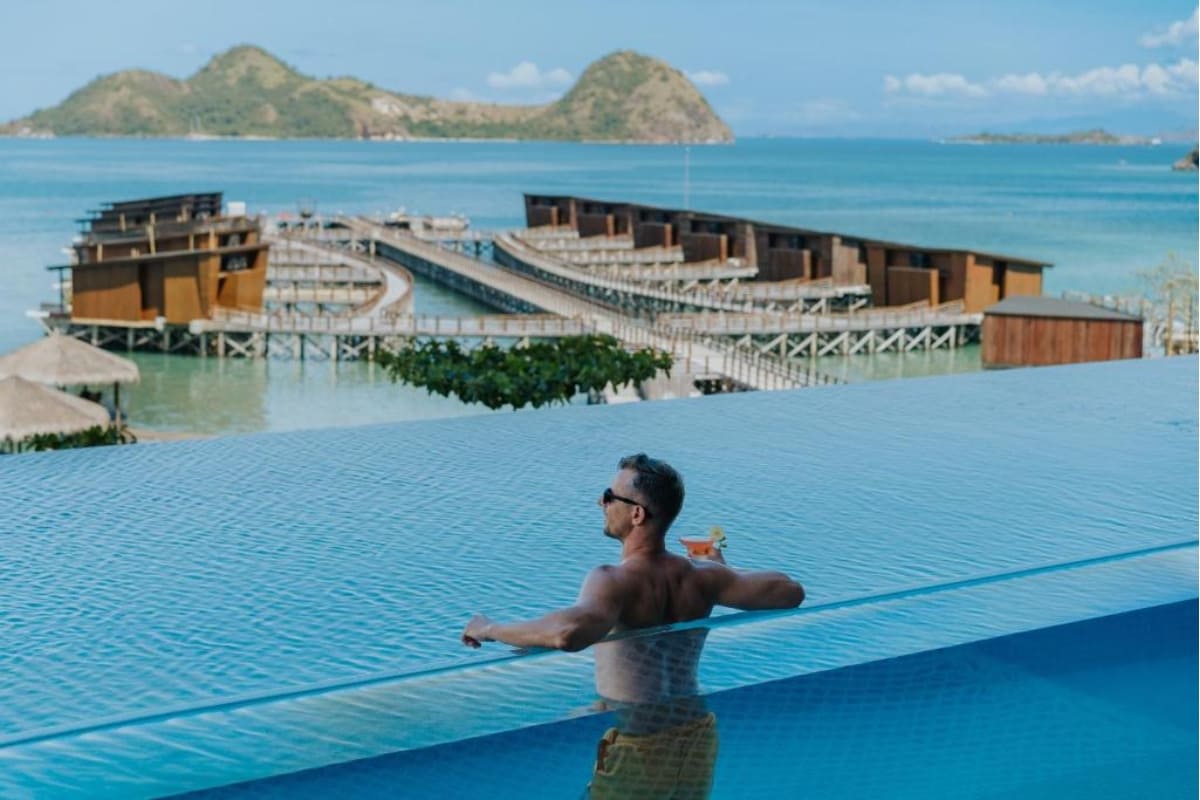Pool, Fitness & Mangrove Access