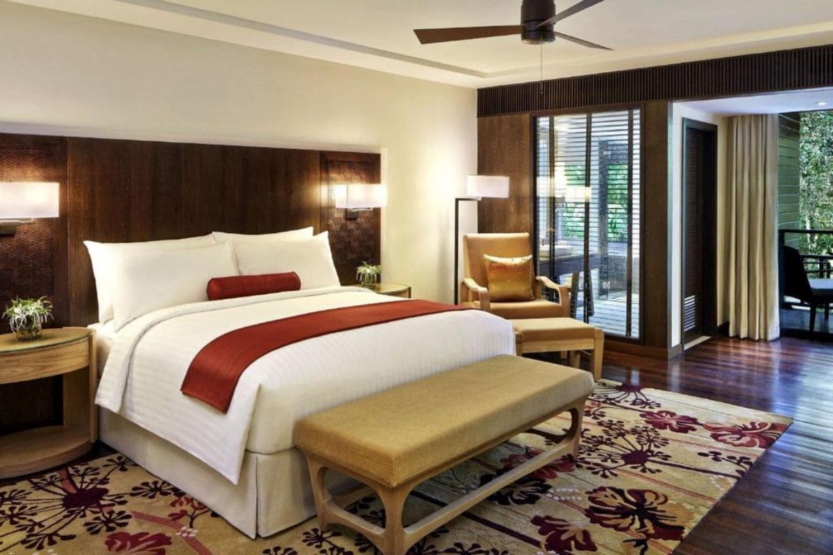 Mulu Marriott Resort and Spa Dining
