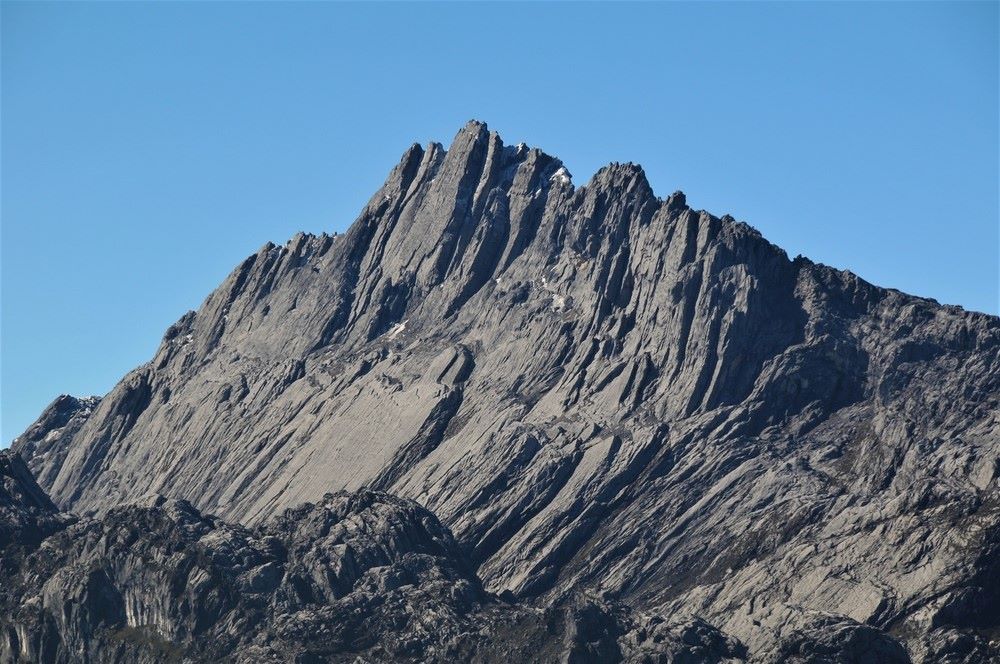 Puncak Jaya | Image via Gustian Ag Photography/Shutterstock