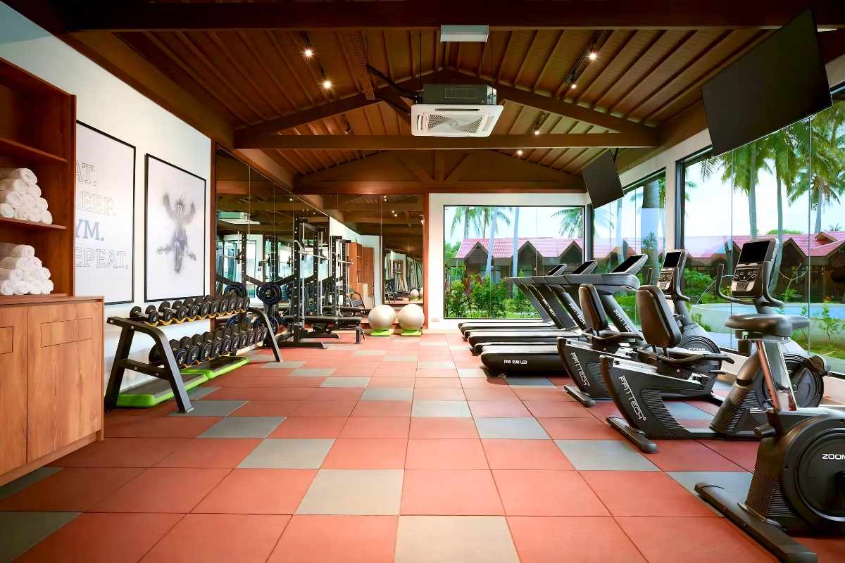 Pool, Fitness & Mangrove Access