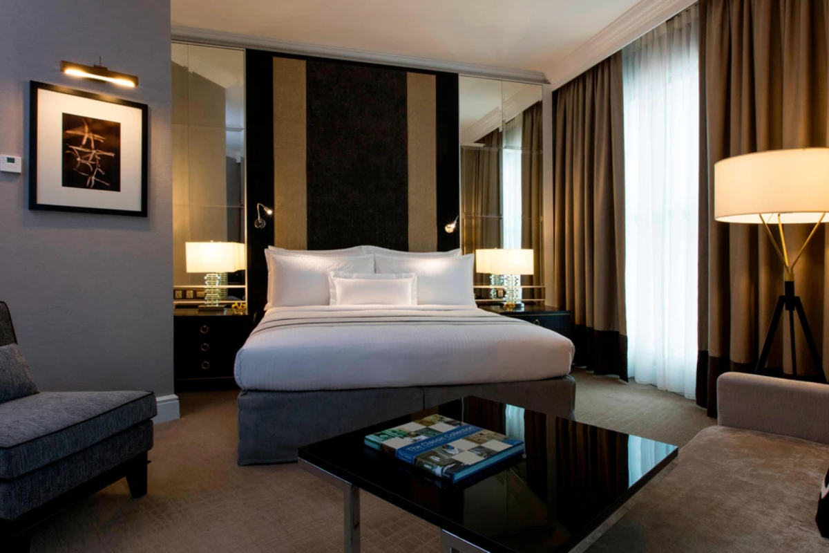 Rooms and Club Suites