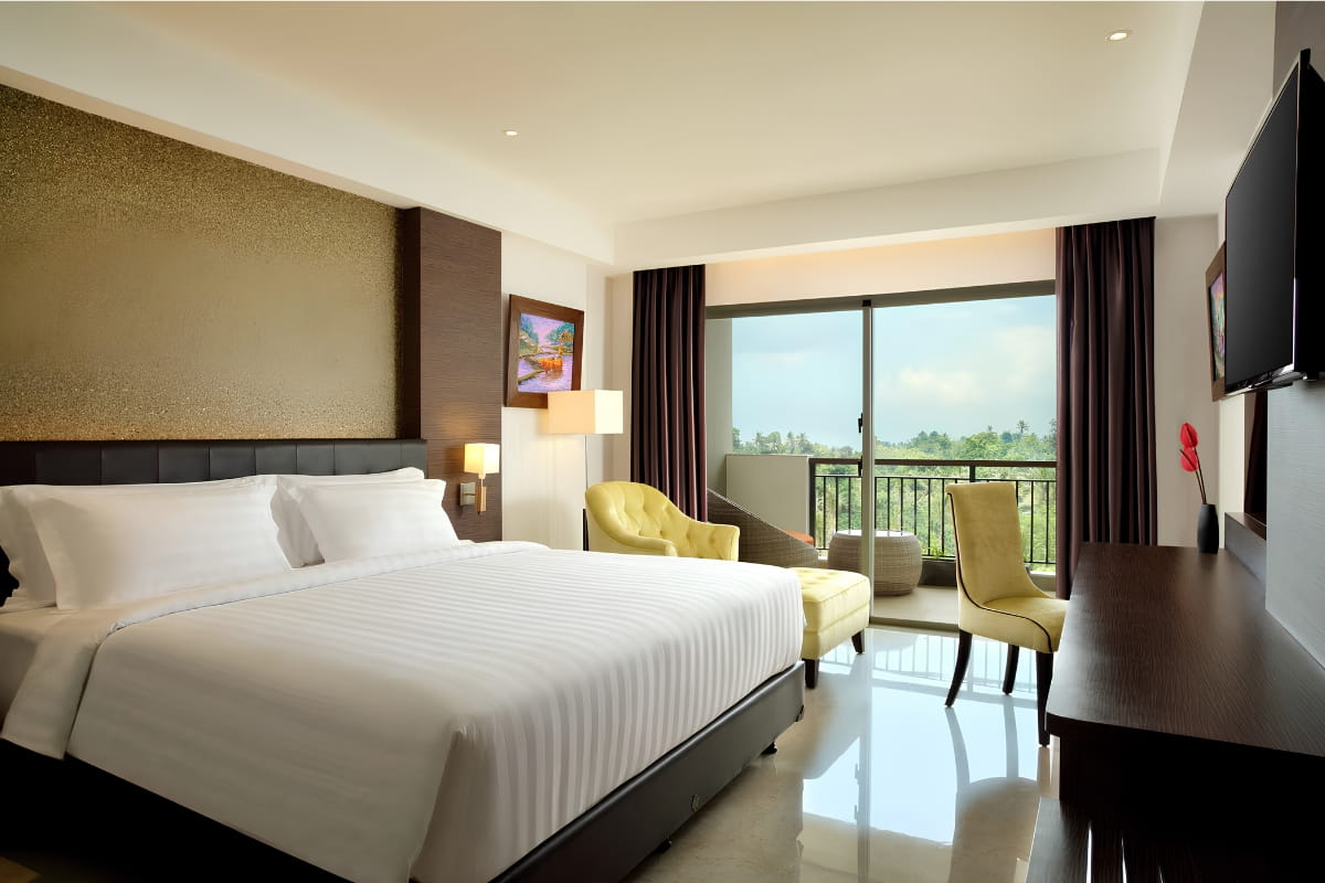 143 Rooms and Suites