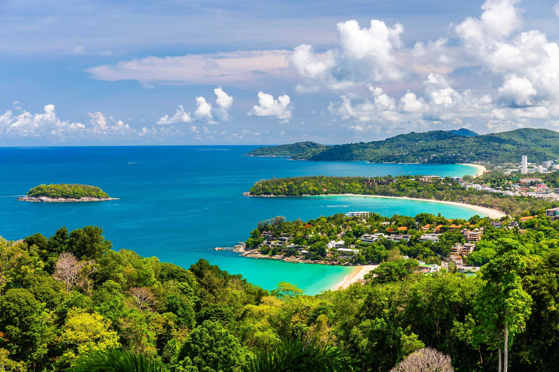 Image via Pakpoom Phummee / Shutterstock