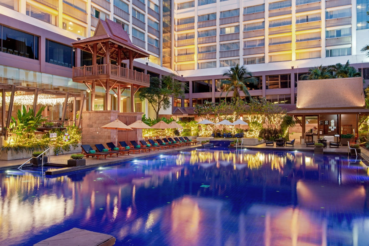 Swimming Pool and Sala Thai Pool Bar