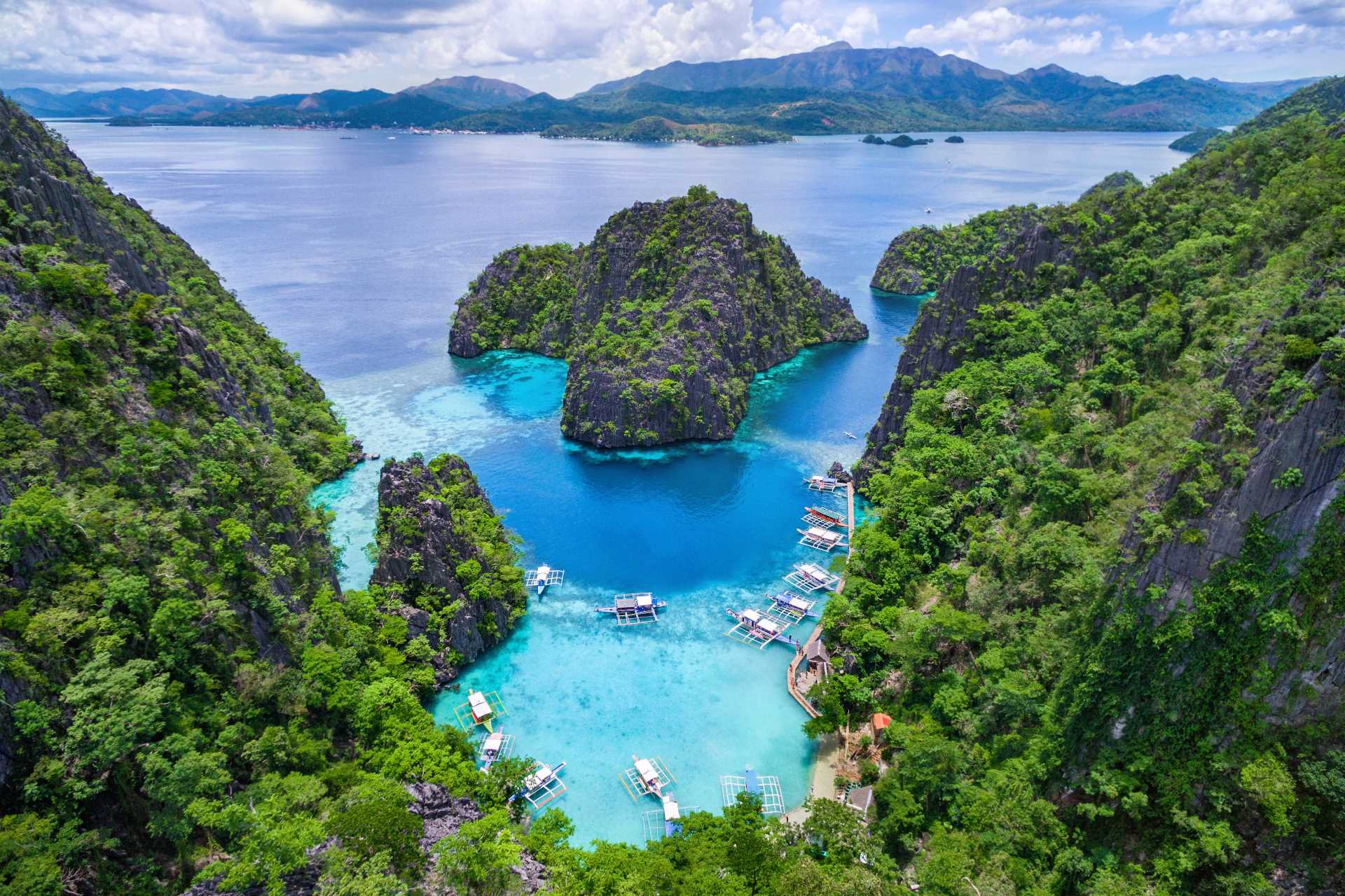 Kayangan Lake. Image via R.M. Nunes/Shutterstock.