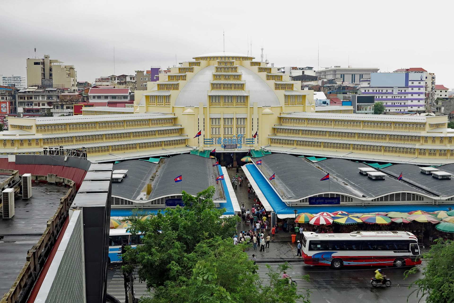 Central Market. Image via Dale Warren / Shutterstock