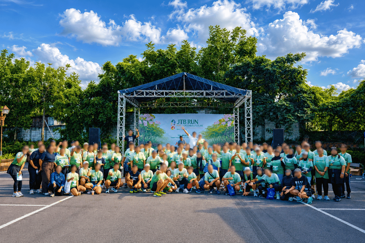 Tour East Indonesia partners and sponsors group photo at JTB Run 2026 Bali