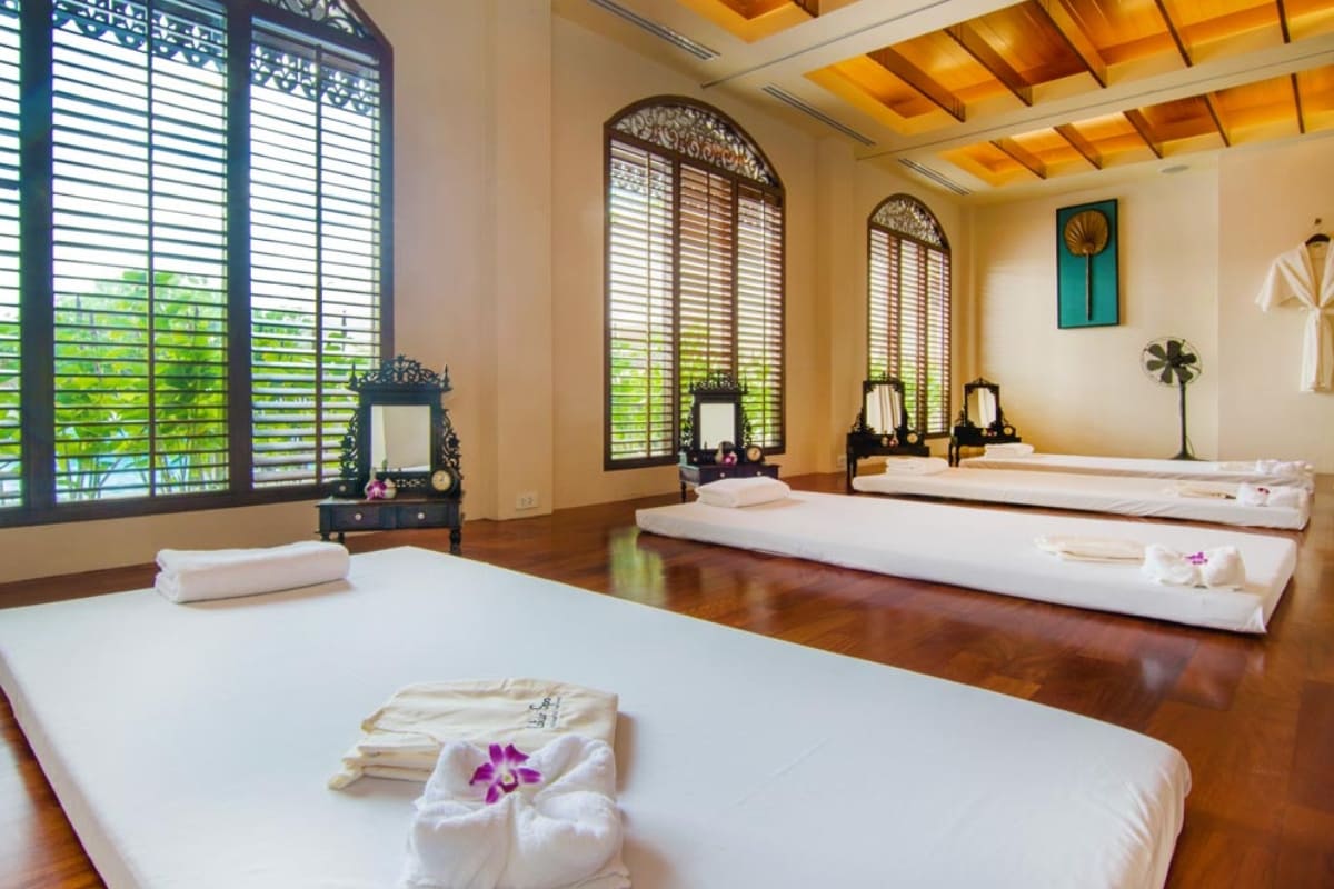 Lotus Spa, Rooftop Pool & Club Lounge