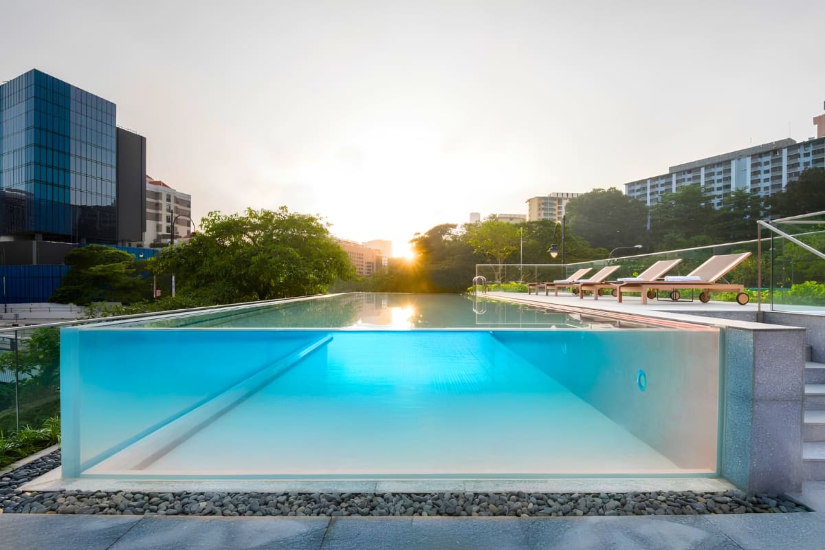 Rooftop Infinity Pool & Design