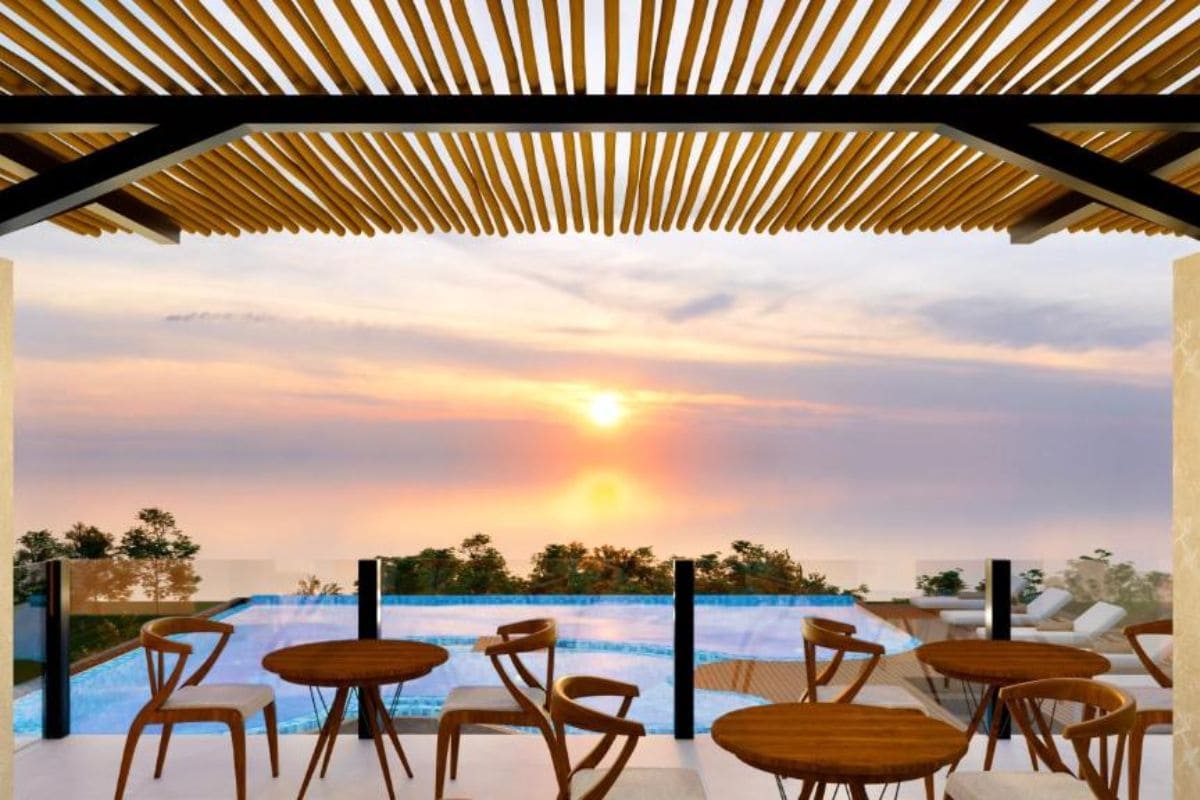 Rooftop Sky Pool and Spa