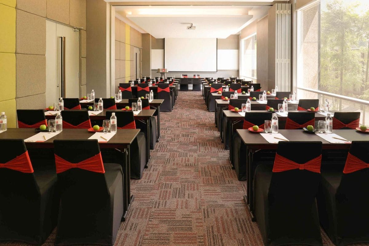 Dining Pool and Meetings